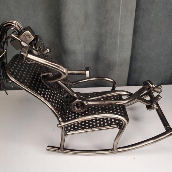 Nuts & Bolts Sculpture Woman in Rocking Chair on Phone STEELMAN24 Hinz & Kunst - Picture 7 of 9